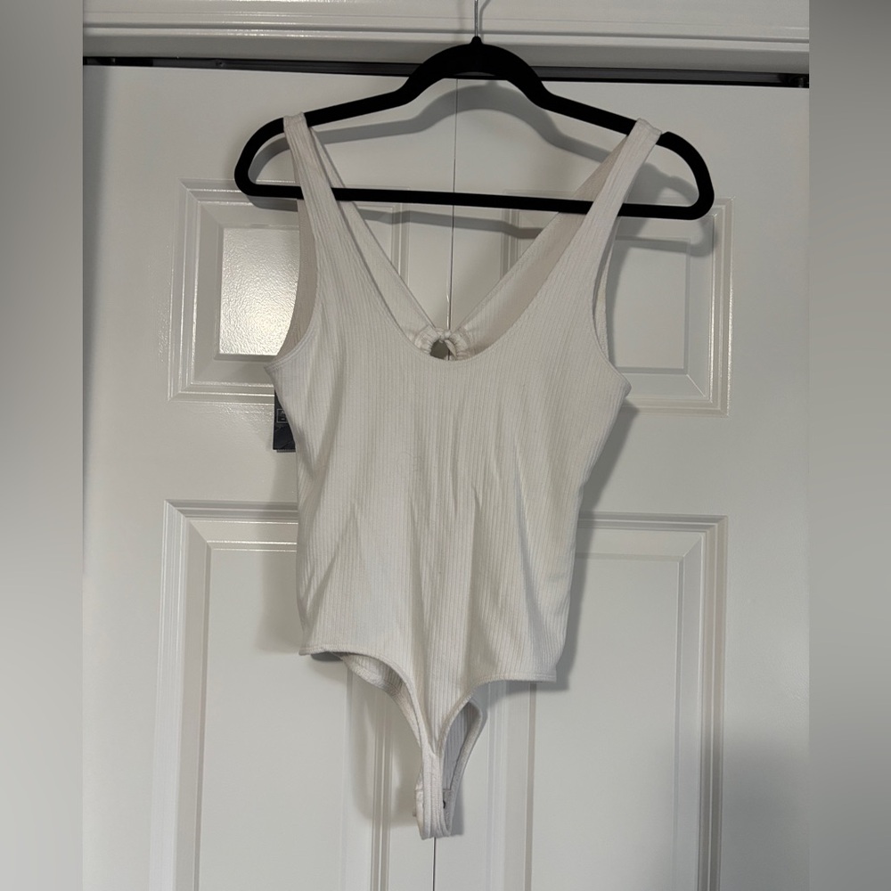 NWT Abercrombie & Fitch White Ribbed Bodysuit - Picture 3 of 6